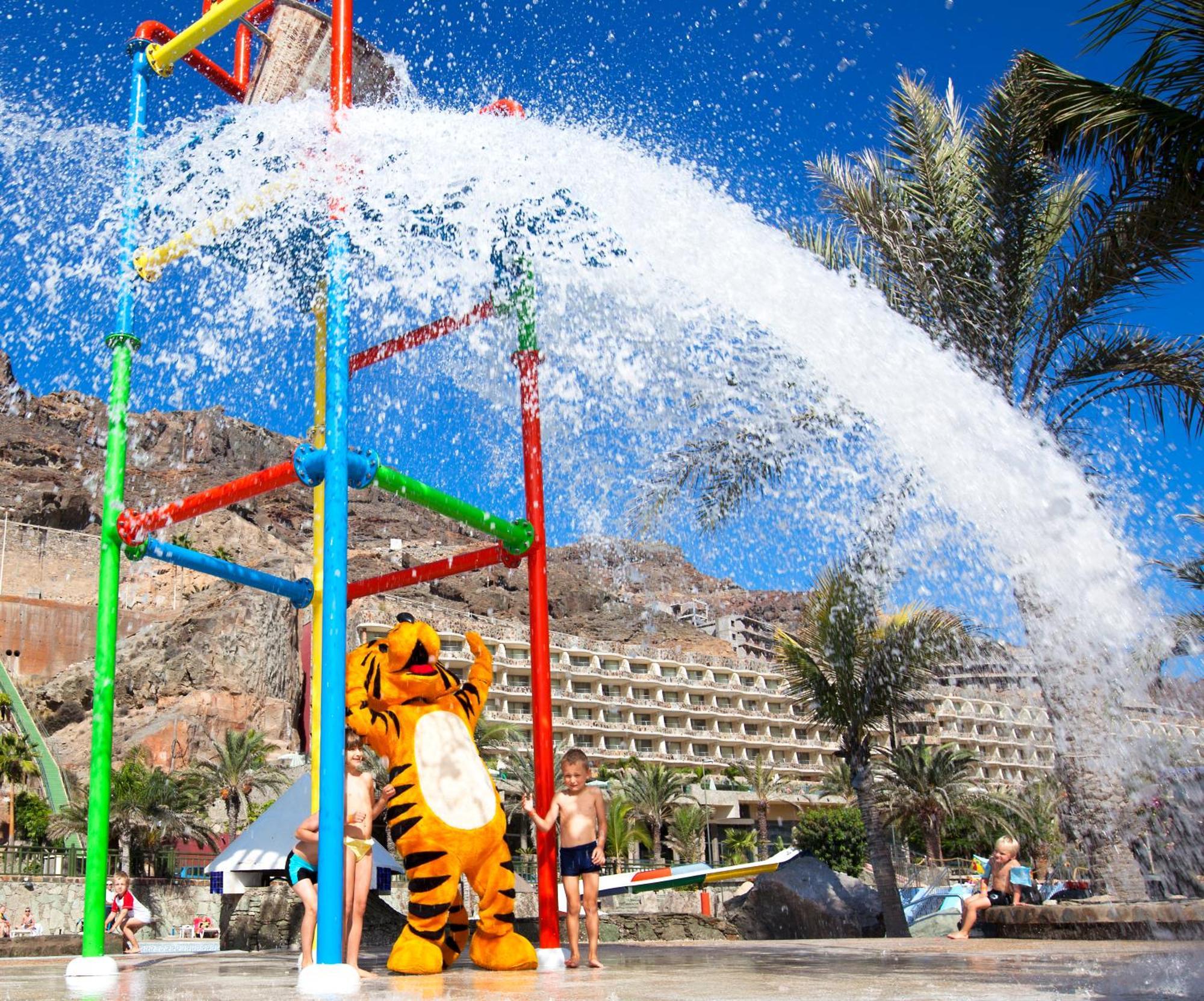 Hotel Livvo Lago Taurito & Aquapark エクステリア 写真
